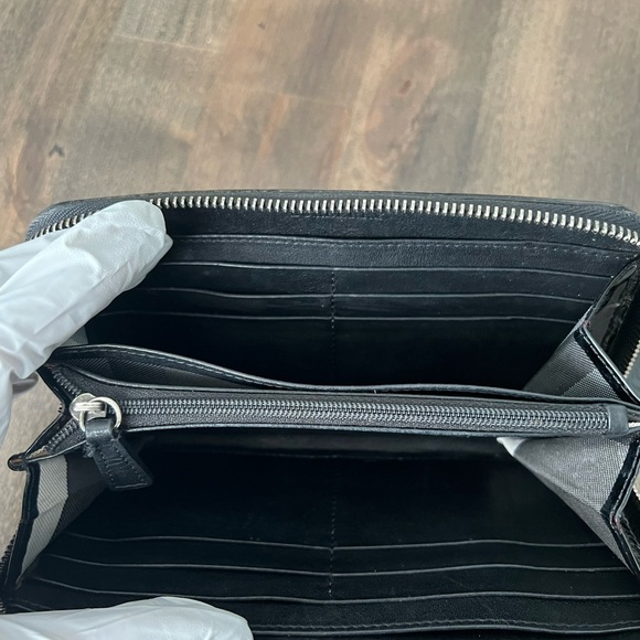 EUC Burberry Nova Check Handbag with Burberry knotted zip around wallet - Picture 8 of 11